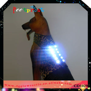 Di Cuoio DELL'UNITÀ di elaborazione di Alta Qualità del Commercio All'ingrosso di Accessori per Animali Domestici Led Vestiti Del Cane Pet Abbigliamento e Accessori Vestiti Riflettenti Interruttore Rotondo Scatola di - Product Image 4