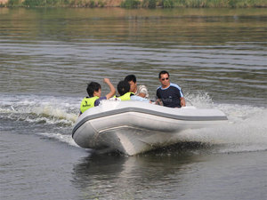 Liya 4.3 <span class=keywords><strong>m</strong></span>/ 14 pieds rib <span class=keywords><strong>bateau</strong></span> gonflable <span class=keywords><strong>7</strong></span> personnes 40hp moteur hors-bord - Product Image 3