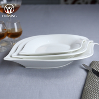 Assiette en forme de feuille en céramique, vaisselle de restaurant, vente en gros plat pour les collations