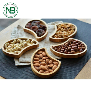 Di Puzzle Multifunzionale Noci, Antipasto, Snack e Colazione Vassoio di Bambù Piatto - Product Image 1