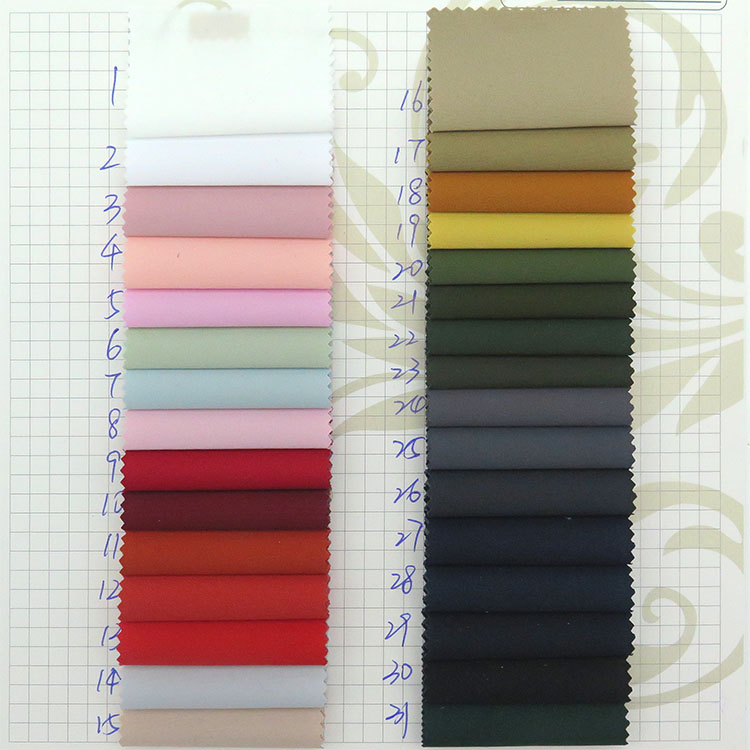 Default: nero, colore: si prega di notare il numero di colore.