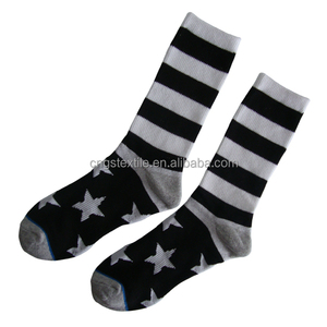 Haining gs personalizada estrella blanca diseño elástico rayada cuff medio rizo algodon para hombre calcetines de deporte - Product Image 1