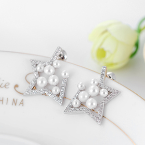 LUOTEEMI NUOVO <span class=keywords><strong>di</strong></span> Modo Della Signora A Buon Mercato Cubic Zirconia Bianco <span class=keywords><strong>Perla</strong></span> Stella Trafitto Dell'orecchio Della Vite Prigioniera Orecchini per Le Donne - Product Image 2