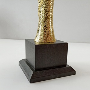 All'ingrosso premio Design personalizzato in metallo trofeo classico metallo bronzo <span class=keywords><strong>ferro</strong></span> europa arte popolare <span class=keywords><strong>di</strong></span> sicurezza sport Souvenir Business - Product Image 6