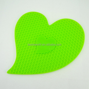 Amant coeur cellulaire en forme <span class=keywords><strong>de</strong></span> <span class=keywords><strong>Silicone</strong></span> Résistant À La Chaleur Pot Titulaire/Tapis/Pad/<span class=keywords><strong>Dessous</strong></span> <span class=keywords><strong>De</strong></span> <span class=keywords><strong>Plat</strong></span>/Coaster - Product Image 2