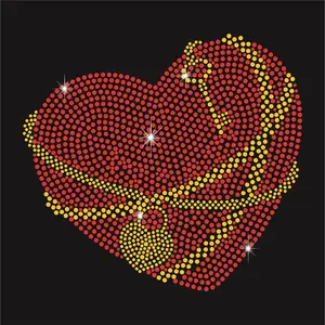 DIY के लिए दिल कुंजी स्फटिक पिपली लोहे पर हॉटफिक्स डिजाइन शर्ट