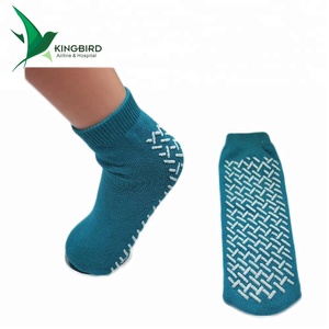 Chaussettes antidérapantes décontractées à motif de points, respirantes, jetables, tailles personnalisées, pour <span class=keywords><strong>trampoline</strong></span>, vente en gros - Product Image 1