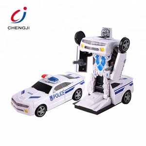 Produit le plus vendu : voiture électrique universelle transformable en robot de police - Product Image 2