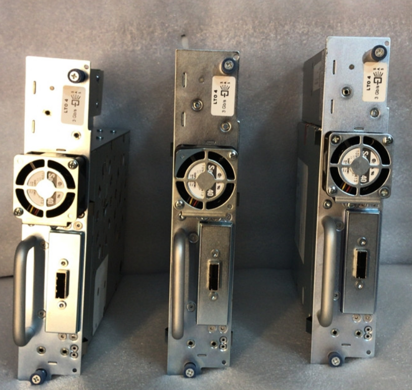 Ленточный накопитель HP AK383A 467729-001 LTO4 MSL2024/4048 SAS