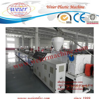 Ligne de production de profilés en composite bois-polymer (WPC) / Machine d'extrusion de terrasse en WPC / Machine de fabrication de planches de terrasse à double extrudeuse