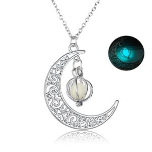 Magica Luna E il Sole Glow In <span class=keywords><strong>The</strong></span> <span class=keywords><strong>Dark</strong></span> NecklaceFour Colori Bella Hollow Luminoso Collane - Product Image 2