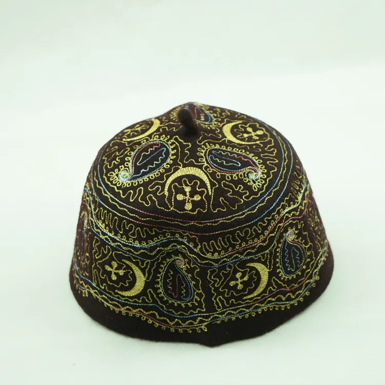قبعة إسلامية مطرزة من مصنع في الصين
