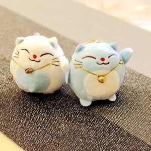 Llavero de Peluche de Gato Maneki Neko, Pequeño y Adorable, con Colgante de Campana para Teléfono y Bolso, Venta al por Mayor - Product Image 4