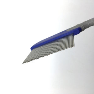Pettine Antiparassitario con Impugnatura in Plastica Antiscivolo, Denti Lunghi in Acciaio Inox per il Controllo di <span class=keywords><strong>Pidocchi</strong></span>, Zecche e Pulci, per Uso Domestico - Product Image 6