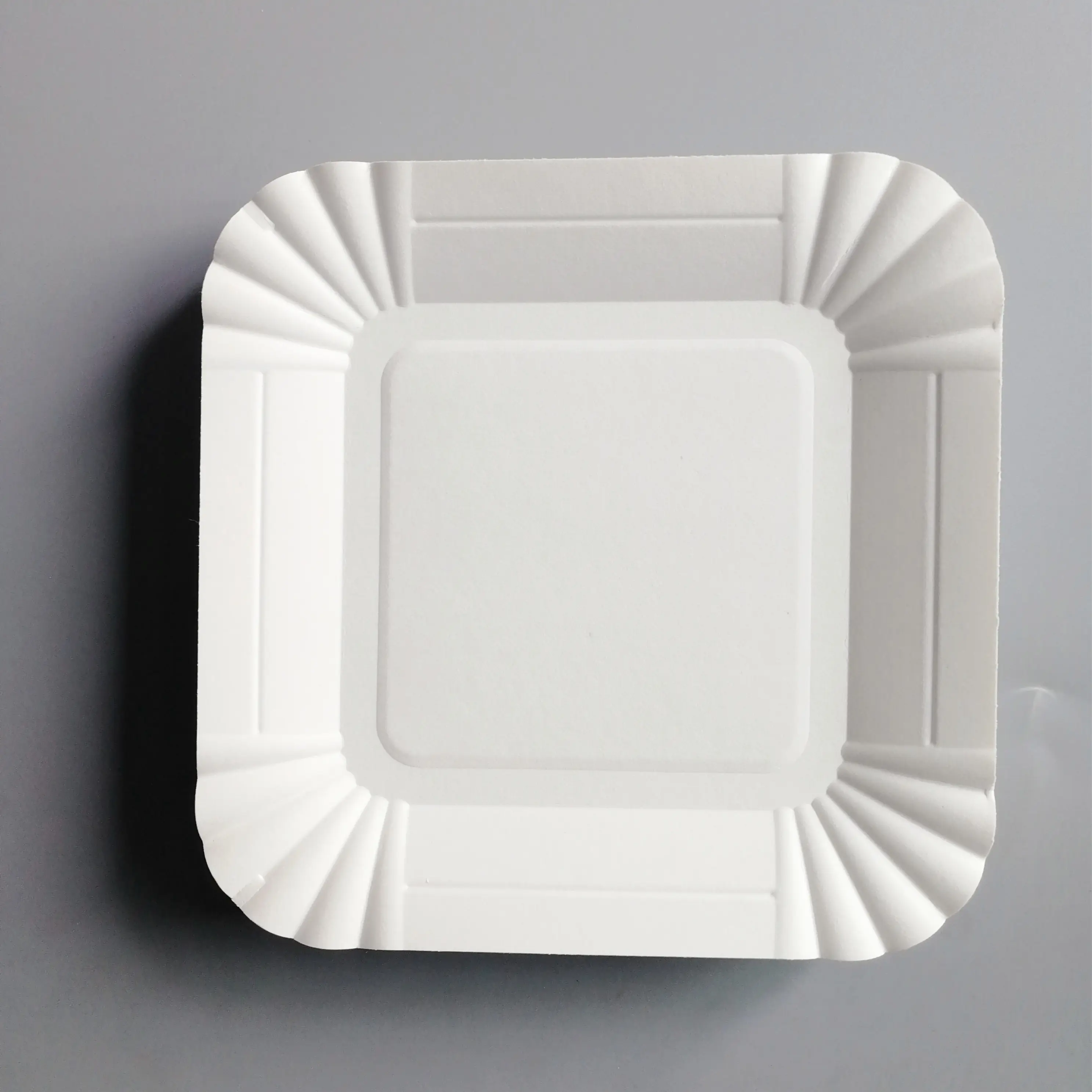 Piatti usa e getta all'ingrosso più venduti piatti per feste in carta quadrata bianca piatti in carta per forniture per feste