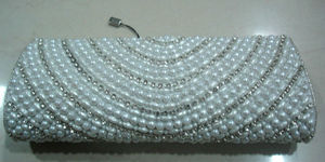 กระเป๋าคลัทช์สุดหรูสำหรับผู้หญิงกระเป๋าคลัทช์พร้อมกระดุมผ้าไหมและวัสดุซาตินโลหะสำหรับงานปาร์ตี้ - Product Image 3