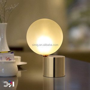 <span class=keywords><strong>Lampe</strong></span> LED doré en forme de boule de verre, produit de luxe, éclairage d'intérieur, <span class=keywords><strong>lampe</strong></span> de chevet, lumière pour projet d'hôtel, vente en gros - Product Image 2