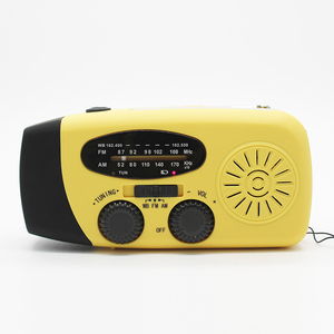 Meilleure radio de survie d'urgence portable alimentée par énergie solaire avec <span class=keywords><strong>dynamo</strong></span> à manivelle, lampe de poche et <span class=keywords><strong>chargeur</strong></span> de téléphone - Product Image 4