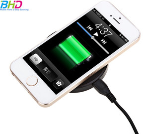 Cadeau de Promotion Q5 <span class=keywords><strong>chargeur</strong></span> sans fil pour <span class=keywords><strong>iPhone</strong></span> 13 12 11 Pro Xs Max Mini <span class=keywords><strong>chargeur</strong></span> sans fil rapide pour Samsung Logo personnalisé - Product Image 3