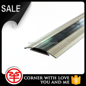 bon vendre au marché étranger des bandes de l'aluminium <span class=keywords><strong>carborundum</strong></span> antidérapants nez de marche d'escalier d'usine pour plancher - Product Image 3