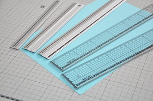 Chất Lượng Cao Trong Suốt <span class=keywords><strong>Acrylic</strong></span> 30 Cm/20 Cm Thẳng Cai Trị Với 3.5 Cm Chiều Rộng Kim Loại Cạnh Bảo Vệ Cai Trị Các Tính NĂNG - Product Image 6