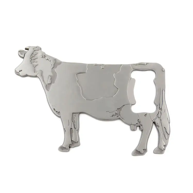 थोक उच्च गुणवत्ता जस्ता मिश्र धातु प्राचीन चांदी मढ़वाया गाय आकार 3d कस्टम धातु बोतल सलामी बल्लेबाज