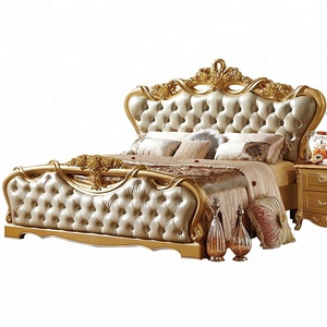 Letto Matrimoniale di Lusso in Legno e Pelle, Design Dorato per Camera da Letto - Product Image 2