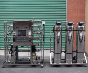 مصنع تنقية مياه الآبار تنقية آلات 500LPH ro نظام تصفية المياه القلوية نظام تنقية