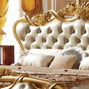 Letto Matrimoniale di Lusso in Legno e Pelle, Design Dorato per Camera da Letto - Product Image 3