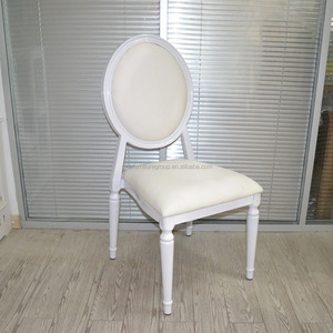 <span class=keywords><strong>Chaise</strong></span> <span class=keywords><strong>Louis</strong></span> en aluminium blanc empilable moderne en gros pour la restauration en plein air, la location de villas, les événements, les mariages - Product Image 1