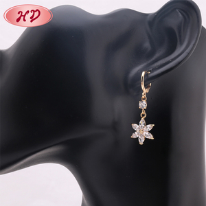 Los Mejores Conjuntos de Joyería Pakistaníes Coloridos de Oro de 18K para Mujer - Product Image 3