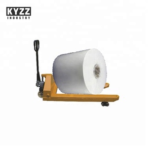 Chariot à palettes manuel pour rouleaux de papier, de plastique et de film, capacité de 2 tonnes et 3 tonnes - Product Image 1