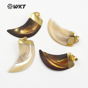 WT-JP073 Pendente Delicato da Donna Collana Vogue con Cappuccio Dorato Bellissima Conchiglia Floreale Bianca a Strisce a Forma di Corno - Product Image 4