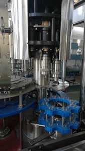 Máquina Automática Eléctrica de Alta Precisión para Llenado de Jugos, Bebidas y Aceite, Fabricada en Acero Inoxidable - Product Image 4