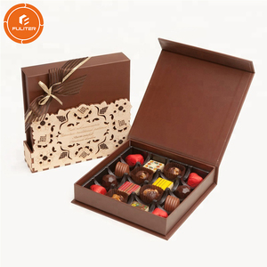 Scatola Regalo in Carta con Vassoi in Plastica per Fiori Sorpresa, Caramelle Natalizie e Cioccolatini, con Fiocchi di Nastro - Product Image 5