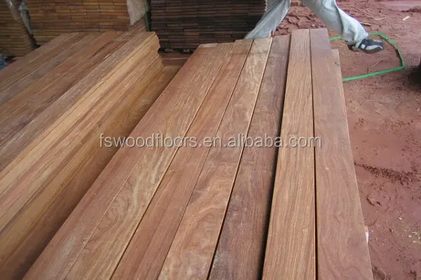 Terrasse extérieure en teck brésilien extrêmement durable en bois naturel