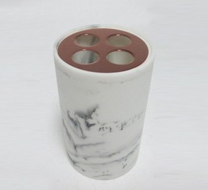 Porte-brosse à dents cylindrique rond en bois naturel - Product Image 3