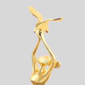 La nueva Oscar estatuilla modelo creativo belleza metal trofeos de cristal - Product Image 3