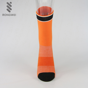 Commercio all'ingrosso Bici di Riciclaggio di <span class=keywords><strong>Equitazione</strong></span> Calzino Logo Personalizzato Calzini Ciclismo - Product Image 3