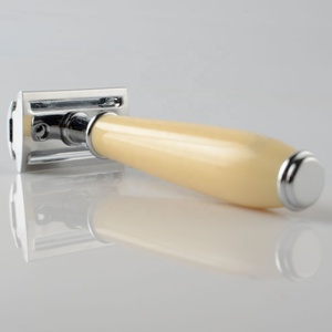 Nuevo diseño mariposa cuidado <span class=keywords><strong>de</strong></span> la piel afeitado blanco privado doble borde resina mango afeitado Metal seguridad Resoire Rasoio Barba maquinilla <span class=keywords><strong>de</strong></span> afeitar - Product Image 4