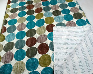 ผ้านวมลายจุดขนาดคิงไซส์ - Product Image 1