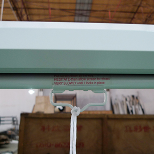 Advanced Automatic-locking System Manual <strong>Screen</strong> in Projection <strong>Screen</strong> the Cloth Is Pulled Down with Hands - Product Image 4