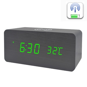Réveil en bois créatif 2 en 1 avec charge <span class=keywords><strong>sans</strong></span> <span class=keywords><strong>fil</strong></span> pour téléphones mobiles, horloges de table intelligentes multifonctionnelles - Product Image 3