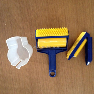 2pcs High Quality Reusable Sticky <strong>Lint</strong> Roller with Plastic Handle <strong>Brush</strong> - Product Image 2