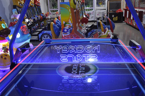 Jugadores NQT-B01 2 Más Nuevo eléctrico superior de la competencia que funciona con monedas juego de mesa de hockey de aire - Product Image 6