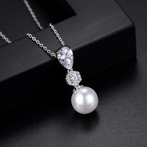 LUOTEEMI en forma de perla Zirconia cúbico boda colgante de collar para las mujeres novias con simulado blanco perla collar - Product Image 4