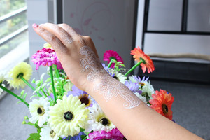 Tinta Blanca <span class=keywords><strong>tatuajes</strong></span> temporales mujeres del cordón adultos pegatinas tatuaje del cuerpo - Product Image 6
