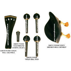 Conjunto de violín con herrajes dorados en madera de ébano. - Product Image 1