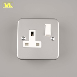 WK Protection 13A 1 Gang 2 Way โลหะหุ้มผนัง,สวิตช์ BS เต้ารับเต้ารับ - Product Image 1