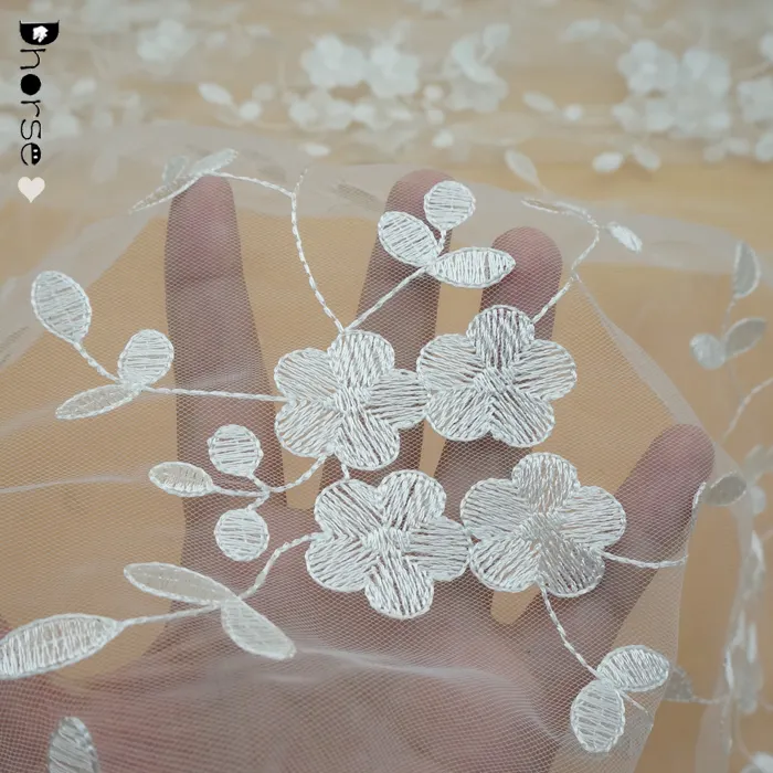 Guangzhou produsen mewah daisy bordir kain renda putih grosir